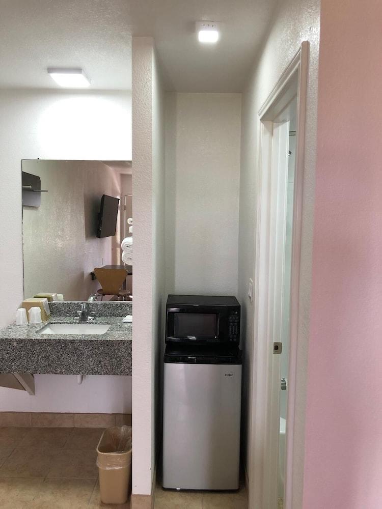 Motel 6-Clute, Tx Eksteriør bilde