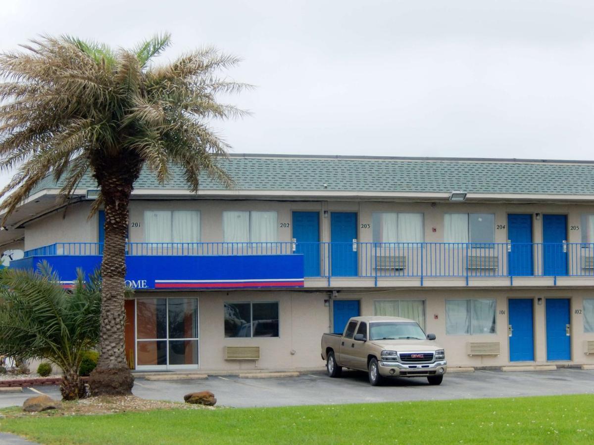 Motel 6-Clute, Tx Eksteriør bilde